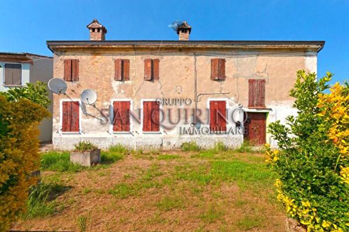Casa quadrilocale in vendita in Via Fangaglia, Guastalla