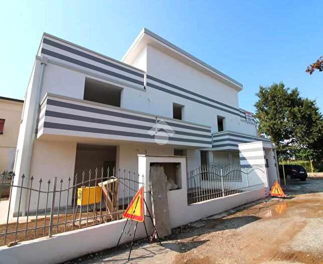 Appartamento trilocale in vendita in Via C Monteverdi, Arcore