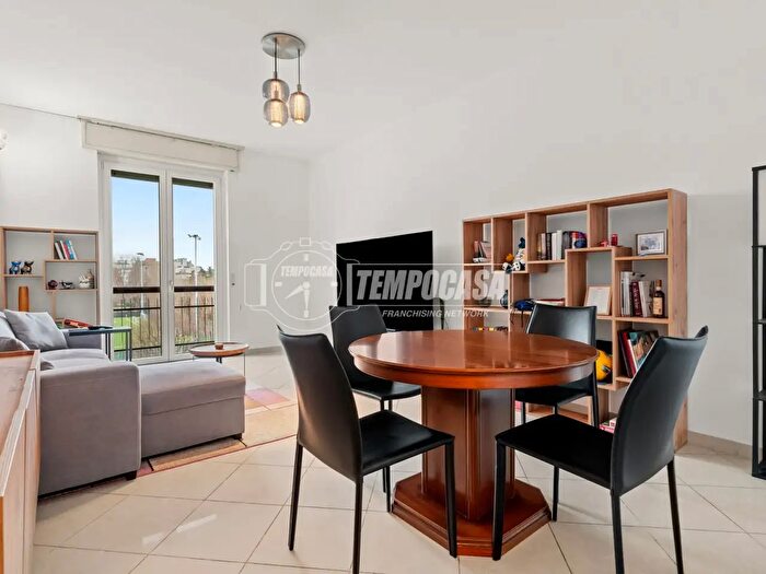 Appartamento trilocale in vendita in Via Palmanova a, Milano