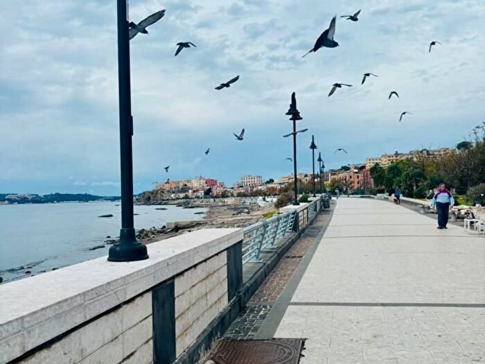 Appartamento trilocale in affitto in corso umberto, Lungomare, Pozzuoli