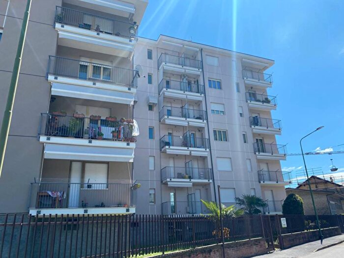 Appartamento trilocale in affitto in Via Francesco Costa, Centro, Saluzzo