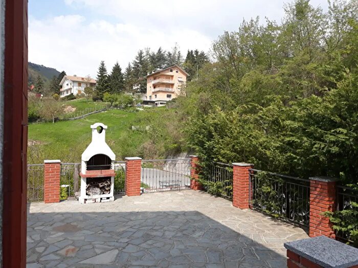 Appartamento con 6 locali in vendita in Via Busalla, Crocefieschi