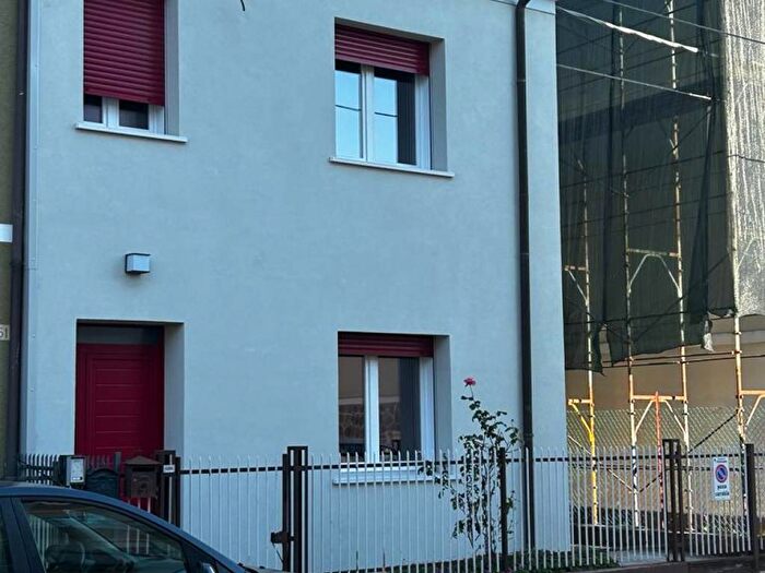 Casa quadrilocale in affitto in Via Gaetano Pesci, Aeroporto, Ferrara