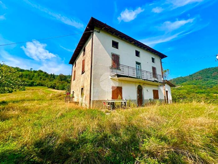 Casa con 6 locali in vendita in casa indipendente via Roncato, Gandosso