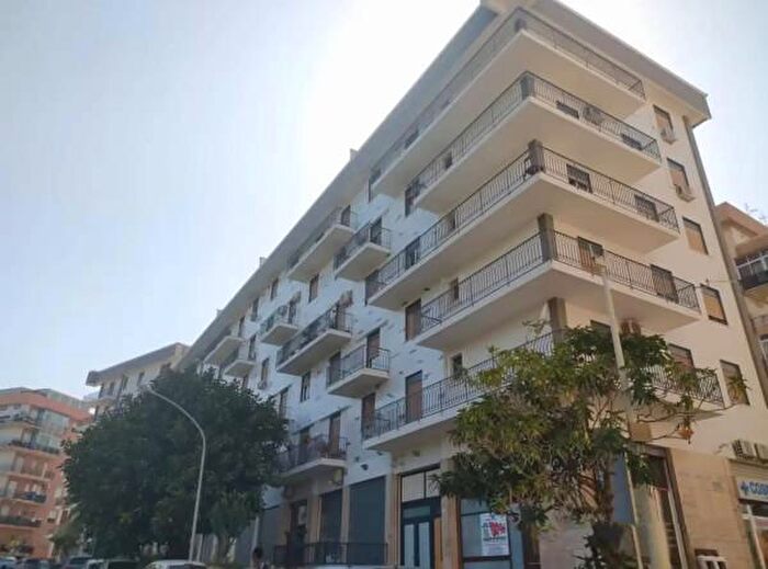 Appartamento con 6 locali in vendita in Via Domenico Bergamini, Palermo