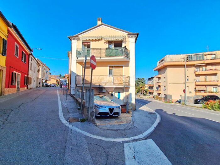 Appartamento quadrilocale in vendita in Via Giuseppe Verdi, Castelfidardo