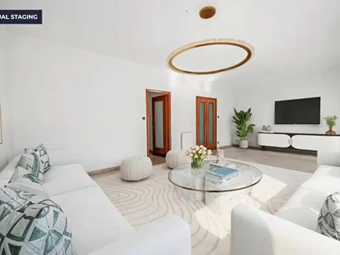 Appartamento con 5 locali in vendita in Viale Croce Rossa, Palermo