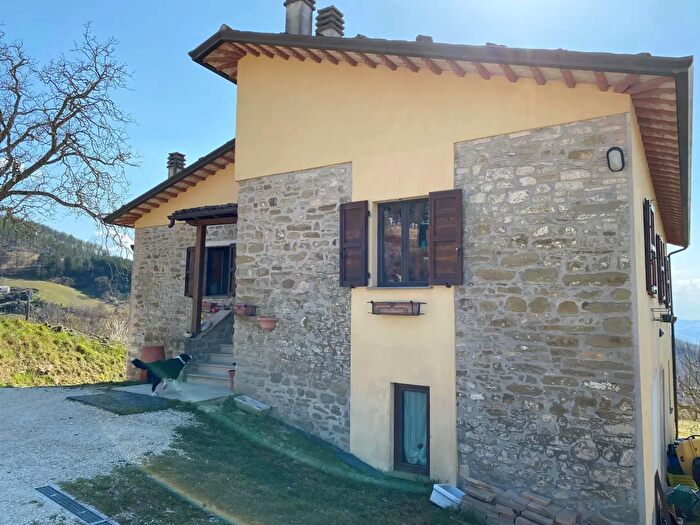 Casa con 12 locali in vendita in Via Giacomo Matteotti, Valfabbrica