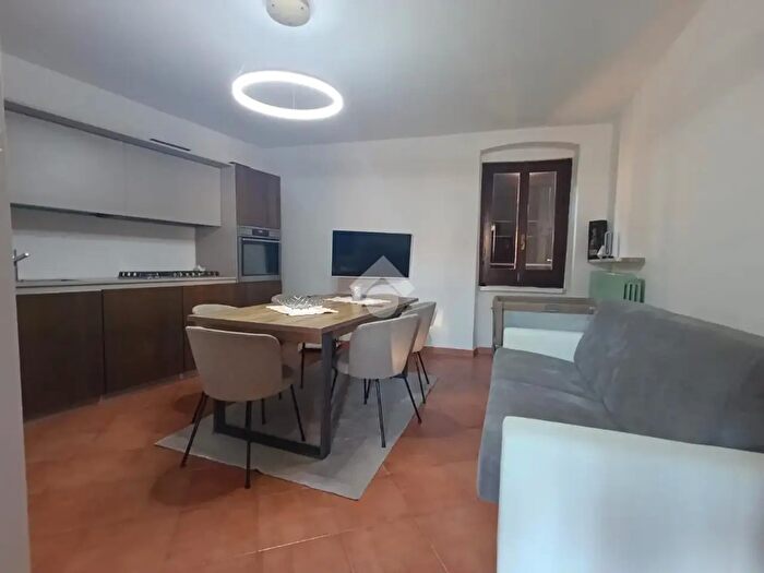 Appartamento trilocale in vendita in Via Caroli, Stezzano