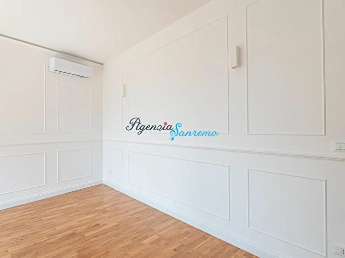 Appartamento trilocale in vendita in Via Padre Semeria, Sanremo