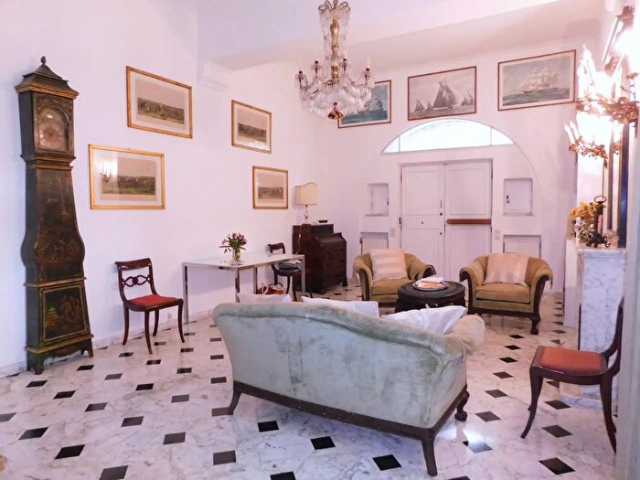 Casa con 8 locali in affitto in Via Tuscolana, Roma