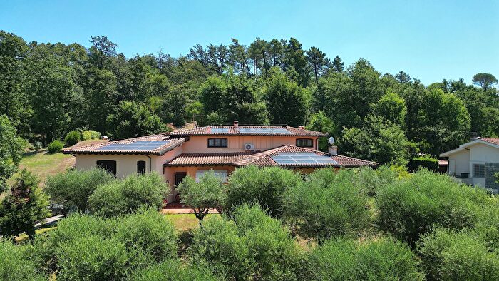 Casa con 12 locali in vendita in Via dei Borelli, Lucca