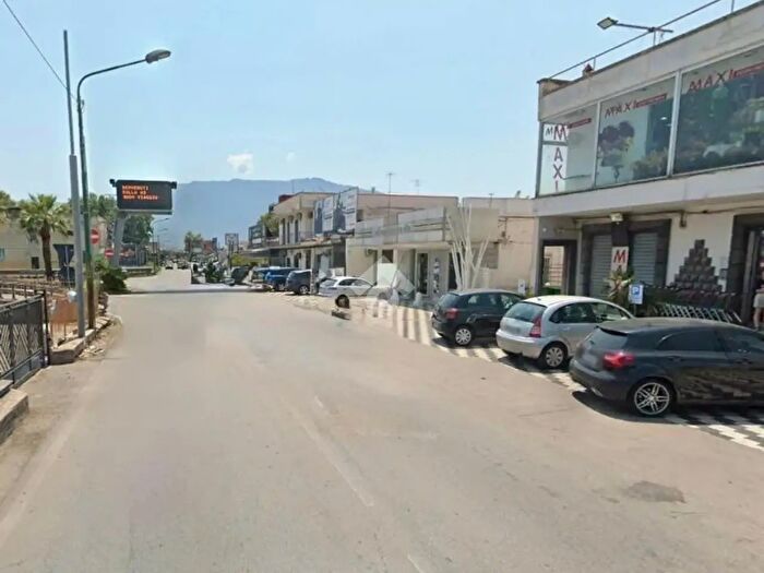 Appartamento con 6 locali in vendita in Via Pontenuovo, Pompei