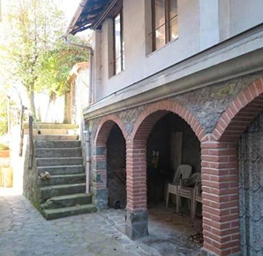 Casa con 6 locali in vendita in Barga