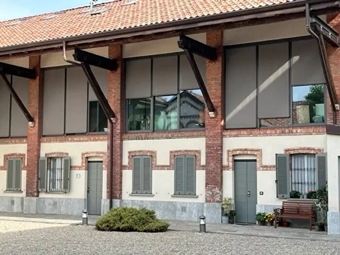 Appartamento trilocale in affitto in Via Tremelloni, Milano