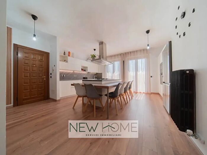 Appartamento trilocale in vendita in Via Porto Tolle, Verona