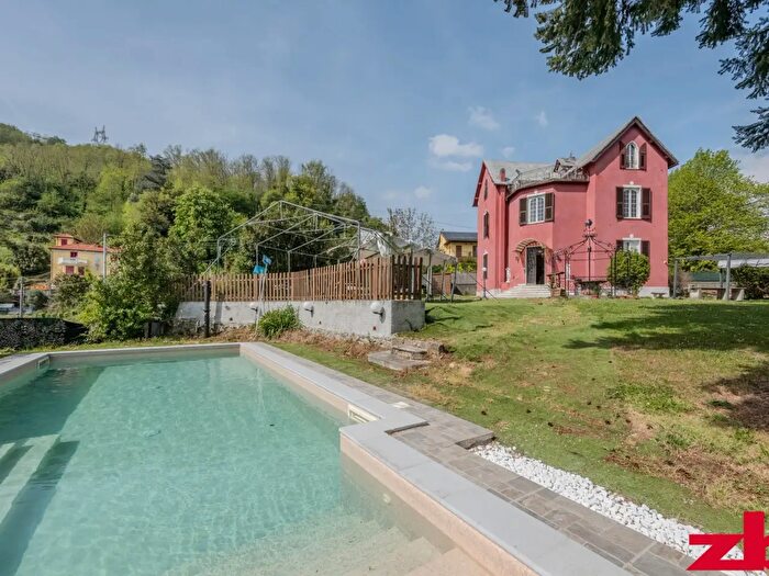 Casa con 12 locali in vendita in Via Cavanna, Mignanego