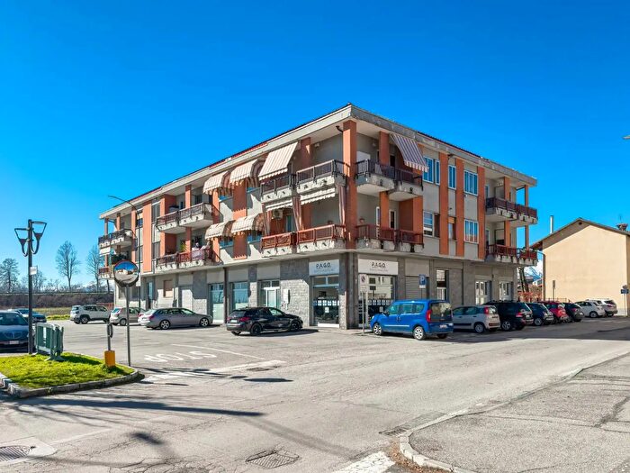 Appartamento trilocale in vendita in Via Roma, Airasca