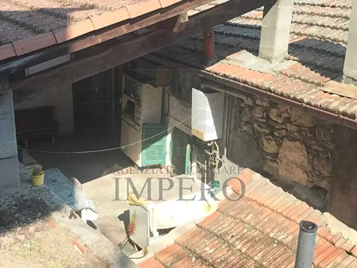 Casa con 7 locali in vendita in Soldano