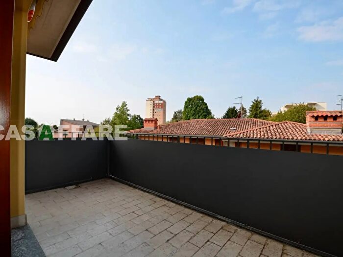 Appartamento trilocale in vendita in Via Gaetano Valle, Alzano Lombardo