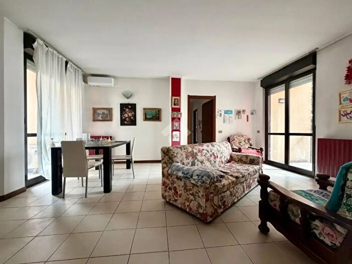 Appartamento quadrilocale in vendita in Via Borgo Palazzo, Bergamo