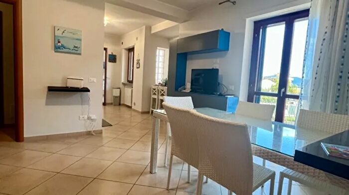 Appartamento con 5 locali in vendita in Via Spinete III Tratto Fondi, Fondi