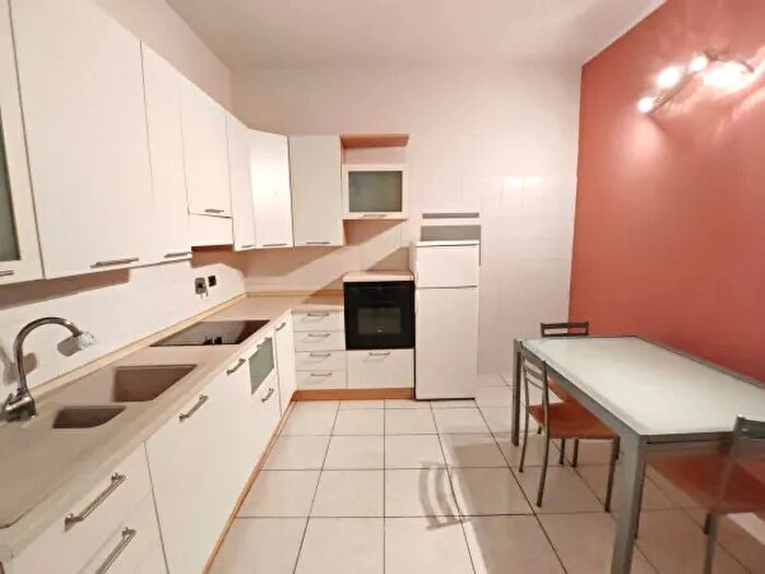 Appartamento trilocale in affitto in Via Nosadella, Bologna