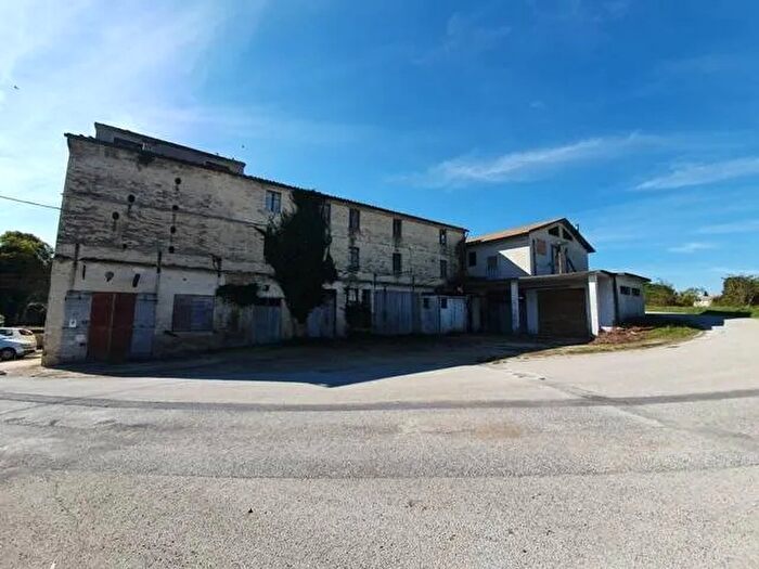 Casa con 10 locali in vendita in Ancona Zona Campocavallo, Castelfidardo