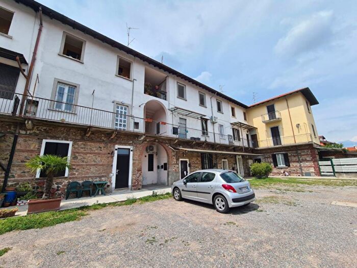 Appartamento trilocale in affitto in Via Col di Lana, Castellanza