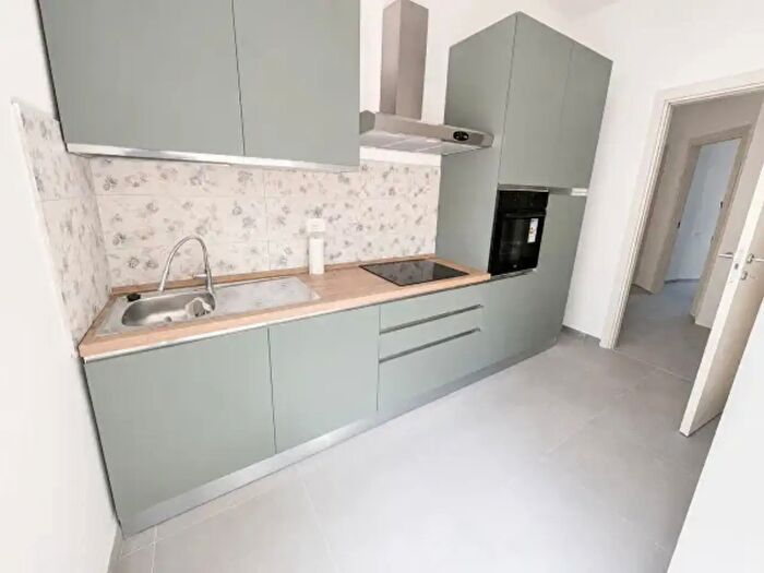 Appartamento trilocale in affitto in Viale Alessandro Volta, Novara
