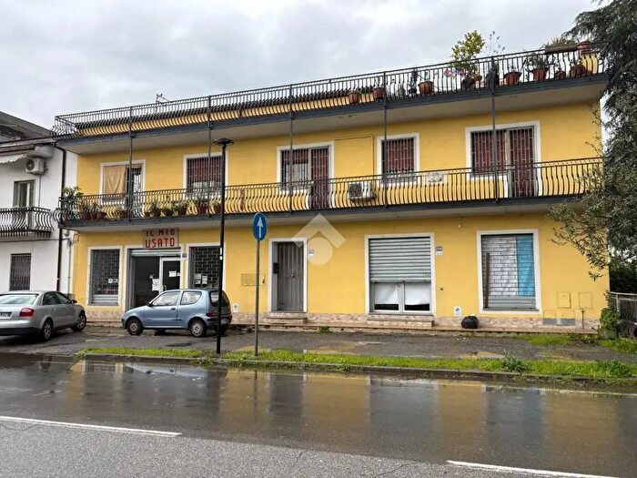 Appartamento trilocale in vendita in Via Giuseppe Verdi, Rende