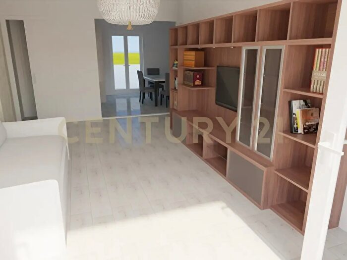 Appartamento trilocale in vendita in Acireale