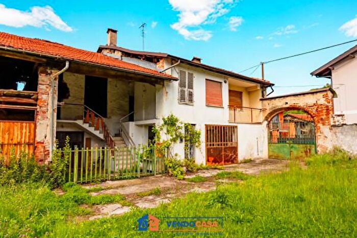 Casa con 6 locali in vendita in Via Tenente Giuseppe Baudino, Boves