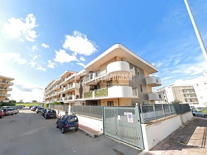Appartamento trilocale in vendita in Via Donato Menichella, Foggia