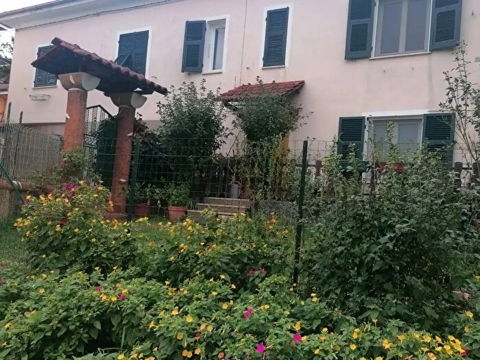 Casa con 6 locali in vendita in Via Paolo Cappa, Dego