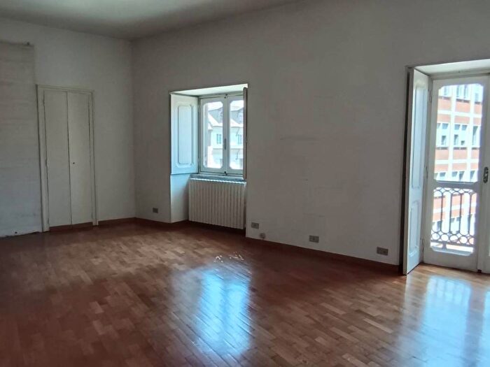 Appartamento trilocale in affitto in Via IV Marzo, Quadrilatero Romano, Torino