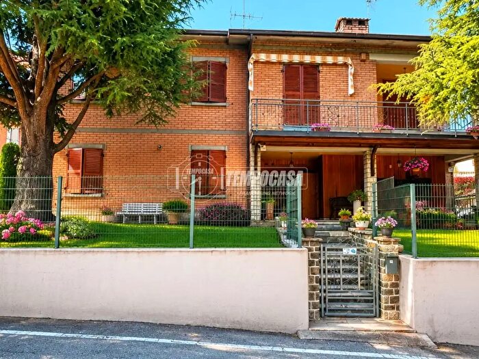 Casa quadrilocale in vendita in Viano