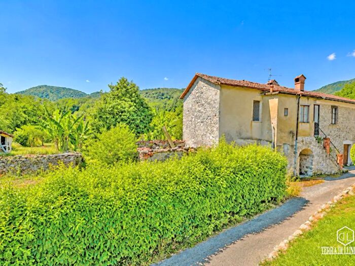 Casa con 12 locali in vendita in Groppoli, Mulazzo