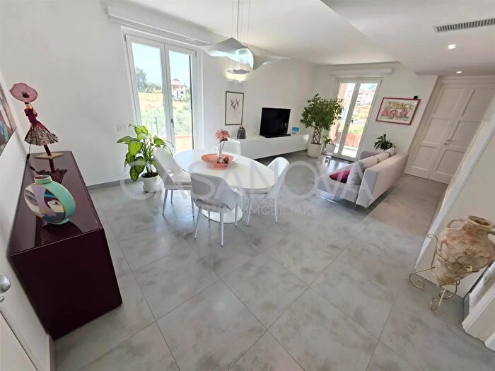 Appartamento quadrilocale in vendita in Mosciano Sant'Angelo