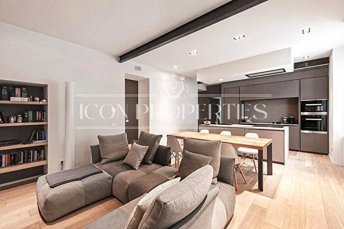 Appartamento bilocale in vendita in Via San Gregorio, Milano