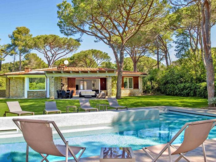 Casa con 6 locali in affitto in Viale Toscana, Rocchette Roccamare Riva del Sole, Castiglione della Pescaia