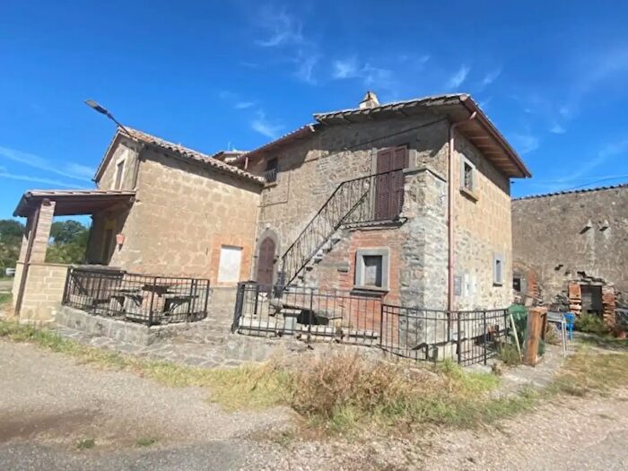 Casa con 6 locali in vendita in Località Via Orvietana, Montefiascone
