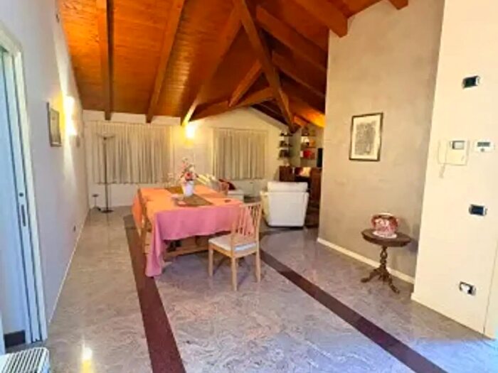 Appartamento trilocale in affitto in Via Guglielmo Marconi, Roncadelle