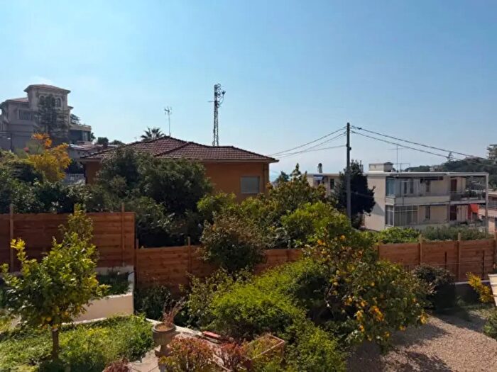 Appartamento trilocale in vendita in Strada Privata Fratelli Ellena, Sanremo