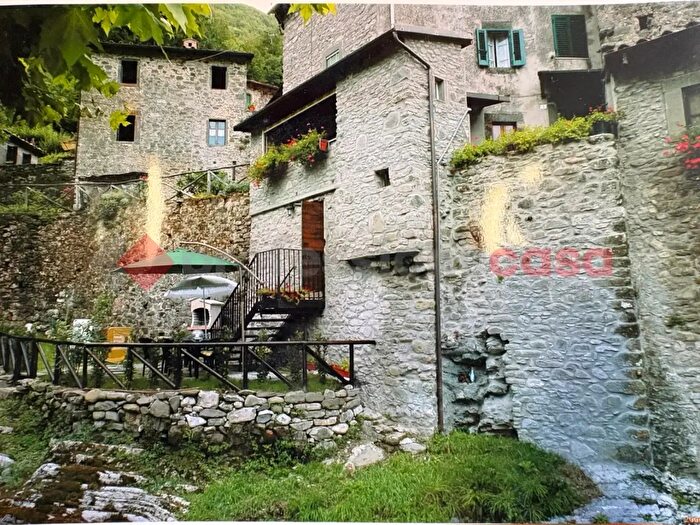 Casa trilocale in vendita in Via Ponte, Fabbriche di Vergemoli