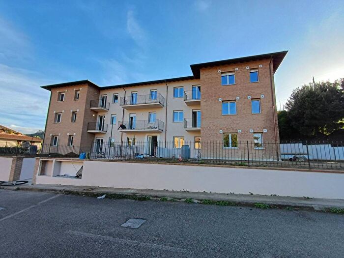 Appartamento trilocale in affitto in Via Golato Bentesi, Casalina, Deruta