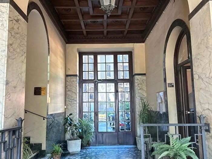 Appartamento trilocale in vendita in Viale Molise, Milano
