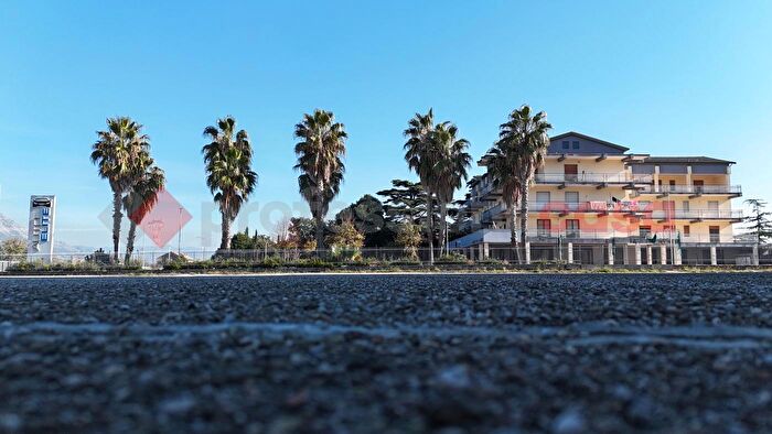 Appartamento con 5 locali in vendita in Via Appia, Paolisi