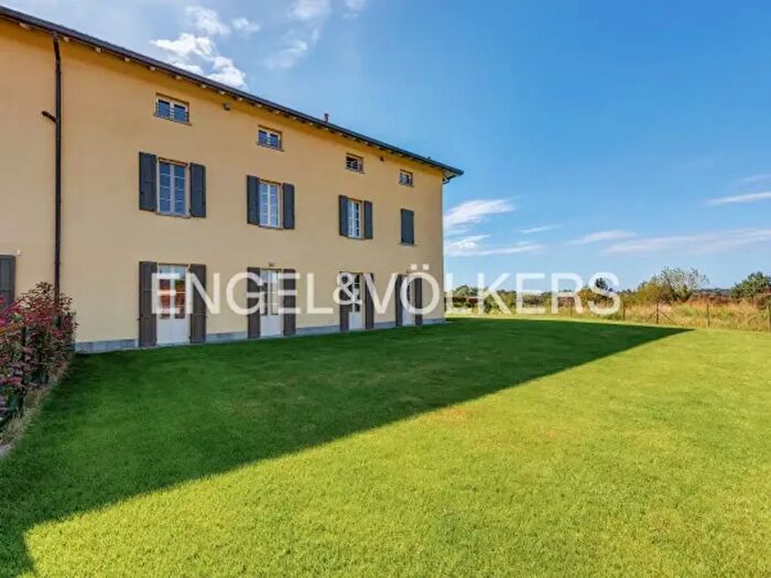 Appartamento con 5 locali in vendita in Via al Monte, Montano Lucino