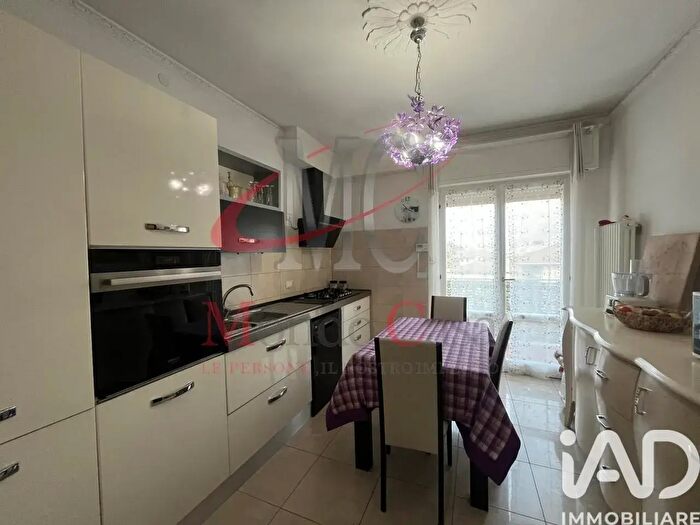 Appartamento con 6 locali in vendita in Via G Marconi, Mori